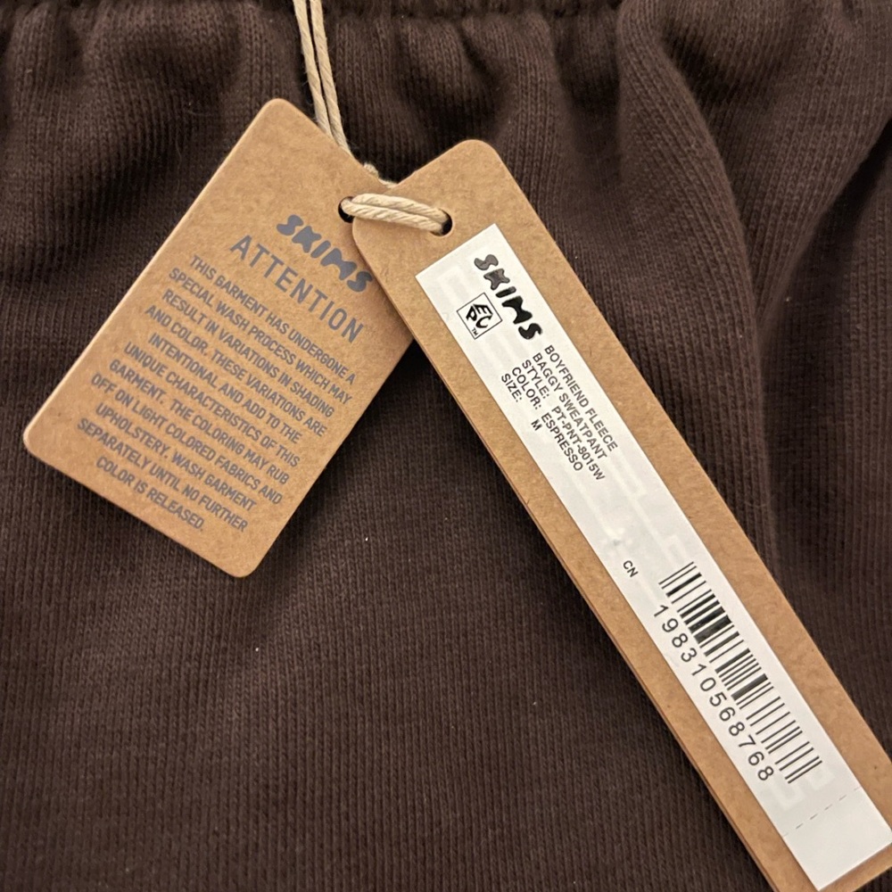 SKIMS ESPRESSO FLEEZE BAGGY  SWEATPANTS 

UNISEX
